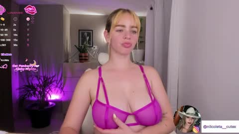 Niicoleta  online show from April 2026 02:55:01 AM