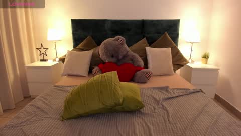 Snapshot of niiik_miiiki chatting on February 2025 11:12:02 AM niiik_miiiki online show from February 2025 11:12:02 AM