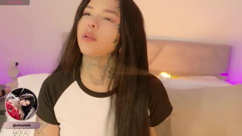 Snapshot of niinaink chatting on November 2025 12:05:02 PM NINAINK online show from November 2025 12:05:02 PM