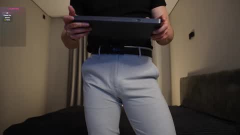 Nik online show from February 2026 05:22:02 PM