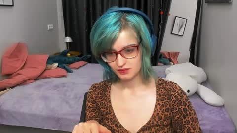 NIKA online show from April 2026 01:26:01 PM