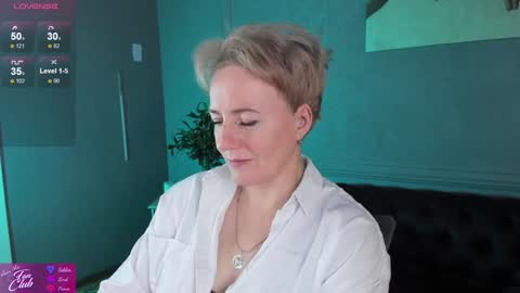 Snapshot of nika_smit chatting on December 2024 11:33:01 AM Nika online show from December 2024 11:33:01 AM