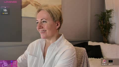 Snapshot of nika_smit chatting on January 2025 02:38:02 PM Nika online show from January 2025 02:38:02 PM