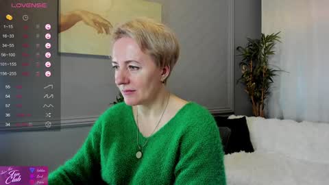 Snapshot of nika_smit chatting on January 2025 10:10:01 AM Nika online show from January 2025 10:10:01 AM