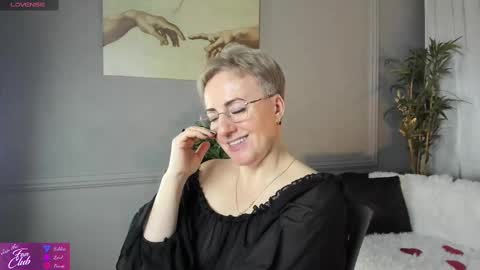 Snapshot of nika_smit chatting on February 2025 02:44:01 PM Nika online show from February 2025 02:44:01 PM