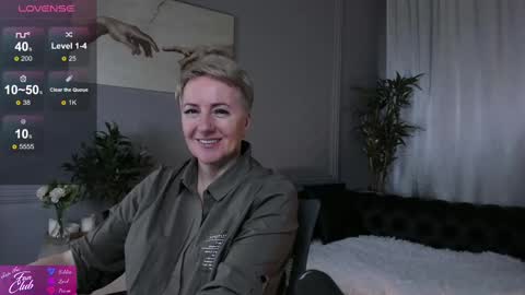 Snapshot of nika_smit chatting on February 2025 09:45:02 AM Nika online show from February 2025 09:45:02 AM