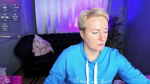 Snapshot of nika_smit chatting on September 2025 05:40:01 AM Nika online show from September 2025 05:40:01 AM