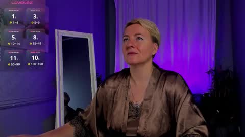 Snapshot of nika_smit chatting on October 2025 05:04:02 AM Nika online show from October 2025 05:04:02 AM