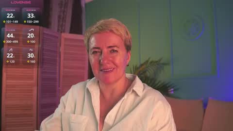 Snapshot of nika_smit chatting on November 2025 10:04:02 AM Nika online show from November 2025 10:04:02 AM