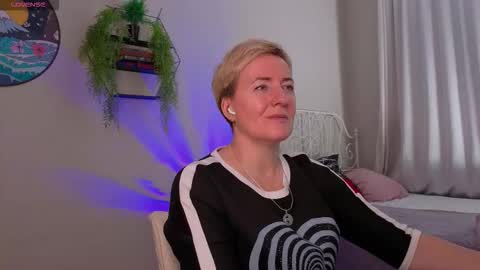 Snapshot of nika_smit chatting on November 2025 05:29:02 AM Nika online show from November 2025 05:29:02 AM