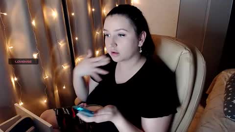 nikaking22 online show from December 2025 05:09:02 PM