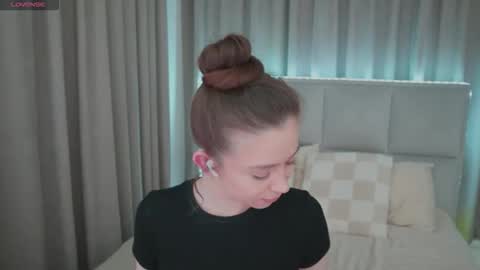 Nika online show from May 2026 09:44:02 PM