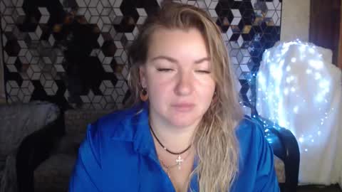 Nika online show from November 2025 08:20:01 PM