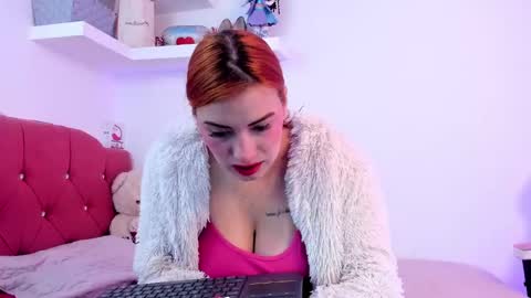 Snapshot of nikii_28 chatting on March 2025 12:00:01 PM Nikii online show from March 2025 12:00:01 PM