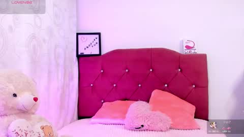 Snapshot of nikii_28 chatting on September 2025 02:11:01 AM Nikii online show from September 2025 02:11:01 AM