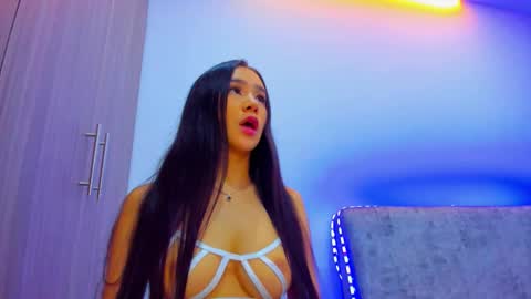 Snapshot of nikii_white chatting on January 2026 01:44:01 AM nikii_white online show from January 2026 01:44:01 AM