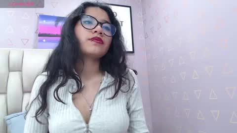 Nilly online show from December 2024 10:01:02 PM