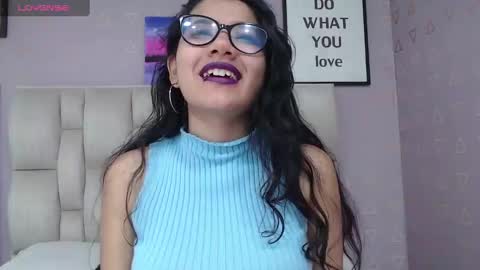 Nilly online show from December 2024 04:28:02 AM