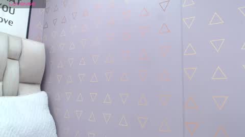 Nilly online show from December 2024 10:13:01 PM