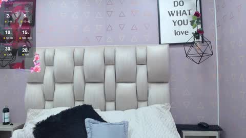 Nilly online show from December 2024 10:44:02 PM