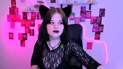 Snapshot of nikki_kiss_ chatting on May 2026 09:15:02 AM nikki_kiss_ online show from May 2026 09:15:02 AM