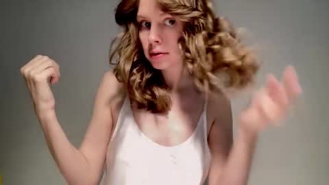 Snapshot of nikki_mi chatting on December 2024 10:01:02 AM Nikki online show from December 2024 10:01:02 AM