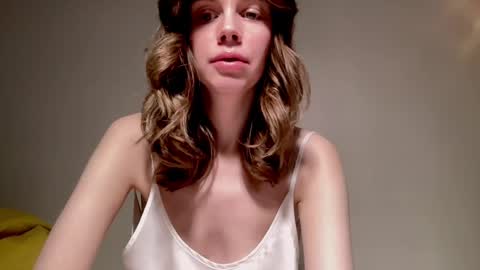 Snapshot of nikki_mi chatting on December 2024 10:12:02 AM Nikki online show from December 2024 10:12:02 AM