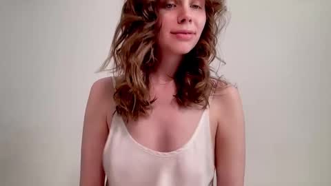 Snapshot of nikki_mi chatting on February 2025 01:11:01 PM Nikki online show from February 2025 01:11:01 PM