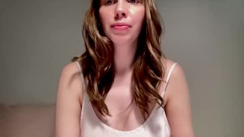 Snapshot of nikki_mi chatting on October 2025 10:03:02 AM Nikki online show from October 2025 10:03:02 AM