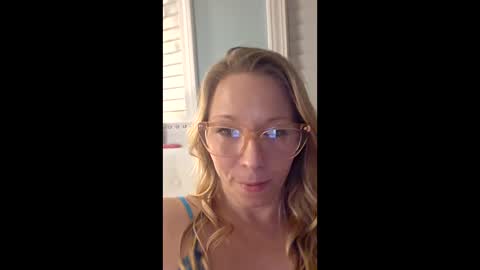 Snapshot of nikkib653466 chatting on February 2026 03:05:02 AM nikkib653466 online show from February 2026 03:05:02 AM