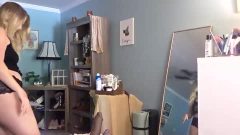 nikkib653466 online show from May 2026 06:27:01 PM