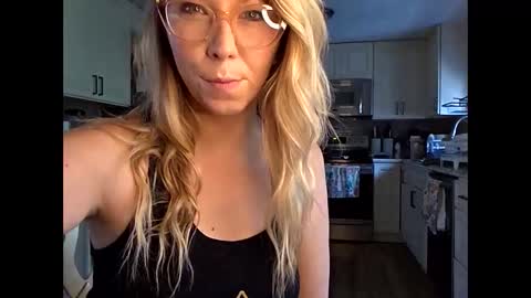 nikkib653466 online show from May 2026 05:09:01 PM