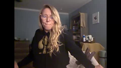 nikkib653466 online show from May 2026 10:26:01 PM