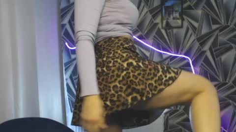 nikkikiss___ online show from May 2026 12:19:02 AM