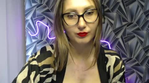 nikkikiss___ online show from May 2026 11:45:02 PM