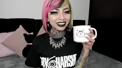 Nikki Ramone   online show from December 2024 01:12:01 PM