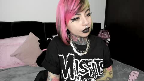 Nikki Ramone   online show from December 2024 12:11:02 PM