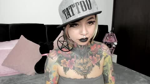 Nikki Ramone   online show from January 2025 06:17:01 PM