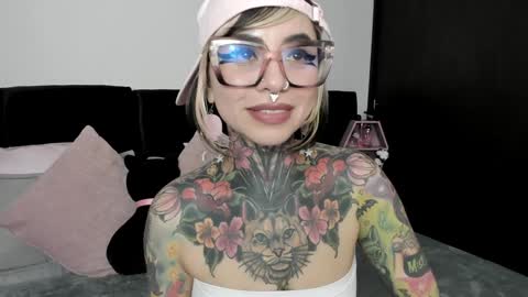 Nikki Ramone   online show from January 2025 05:56:01 PM