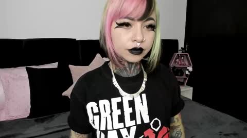 Nikki Ramone   online show from February 2025 06:40:02 AM