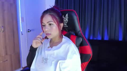 Snapshot of nikky_evans_ chatting on October 2025 06:16:02 AM online show from October 2025 06:16:02 AM