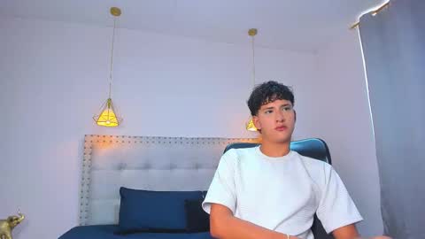 Snapshot of niko_cute18 chatting on December 2025 07:19:02 PM NIKO online show from December 2025 07:19:02 PM