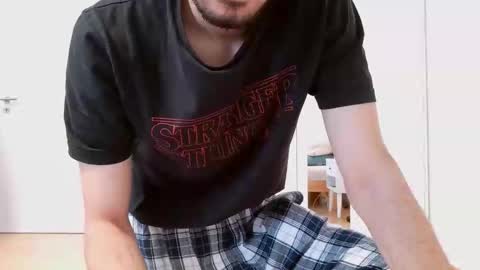 Nikolas online show from June 2026 12:18:01 PM