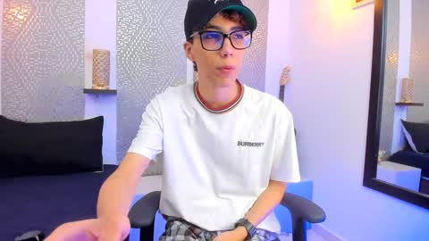    online show from December 2024 04:43:01 AM