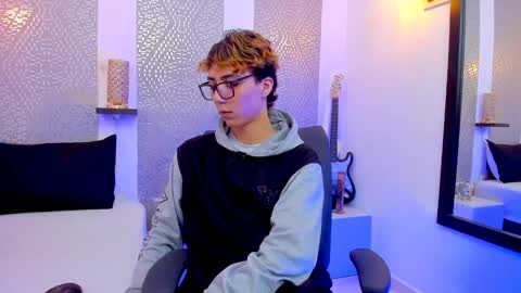    online show from January 2025 04:02:01 AM