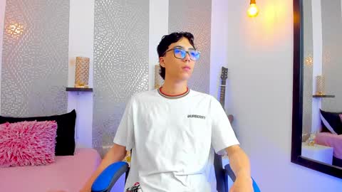    online show from February 2025 04:05:01 AM