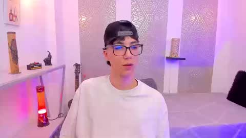    online show from September 2025 04:12:01 AM