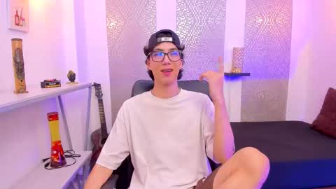    online show from October 2025 04:24:01 AM