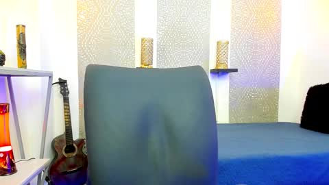    online show from December 2025 04:08:02 AM