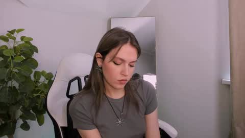 Snapshot of niky_jess chatting on January 2025 08:57:02 AM Veronica online show from January 2025 08:57:02 AM